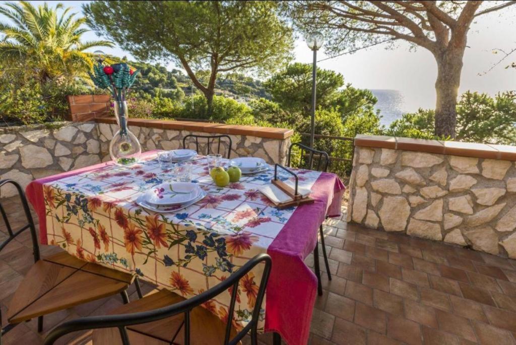 Le Terrazze Di Pareti Appartement